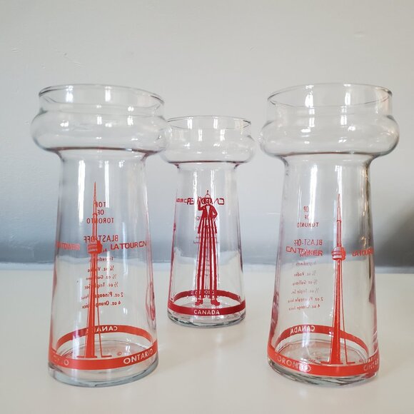 CN Tower Vintage Souvenir Glasses - Set of 3 - Picture 1 of 2